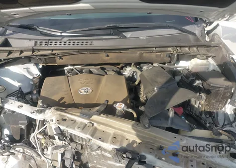 2018 Toyota Highlander Xle z USA, uszkodzony, nr VIN 5TDKZRFH3JS540070